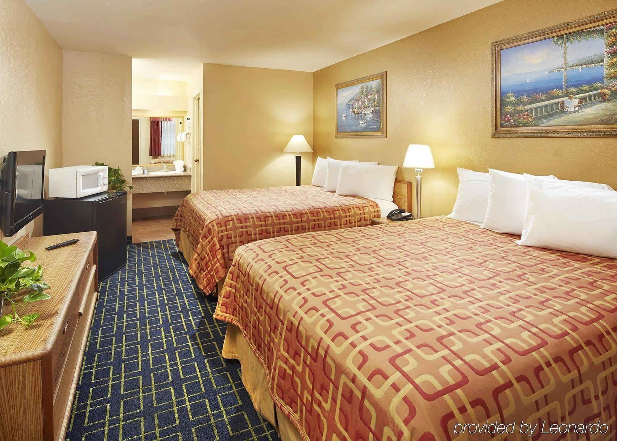 O'Cairns Inn And Suites Lompoc Zewnętrze zdjęcie