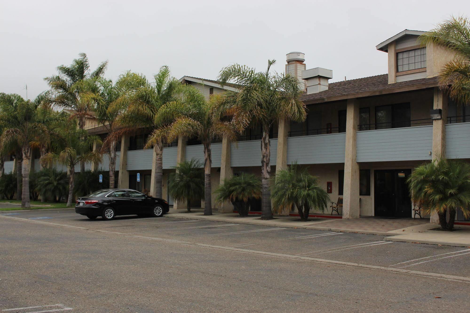 O'Cairns Inn And Suites Lompoc Zewnętrze zdjęcie